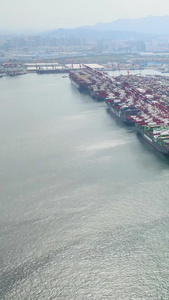 航拍码头装卸滚装船海上运输视频