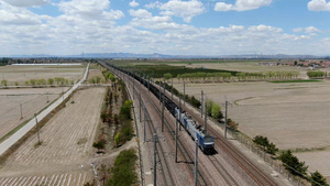 中国首条运煤重载铁路150秒视频