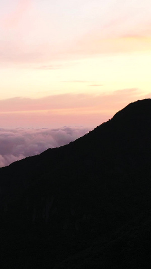 航拍日出时山间的的朝霞云海天空空镜79秒视频