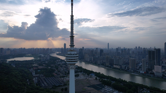 航拍城市街头夕阳晚霞落日天空无线信号电信5G信号塔科技数码互联网4k素材视频