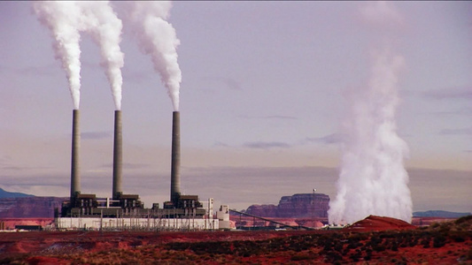 实拍发电厂烟囱环境污染视频