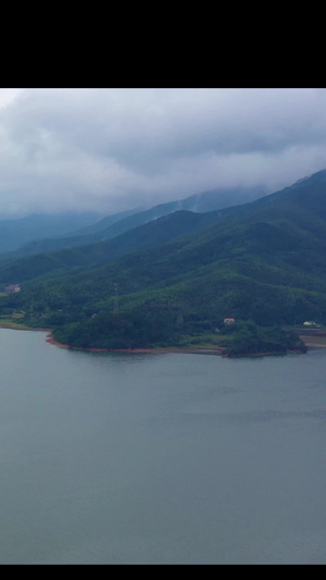 航拍湘西森林湖泊原始森林65秒视频