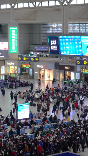 上海虹桥火车站乘客检票进站延时农民工20秒视频