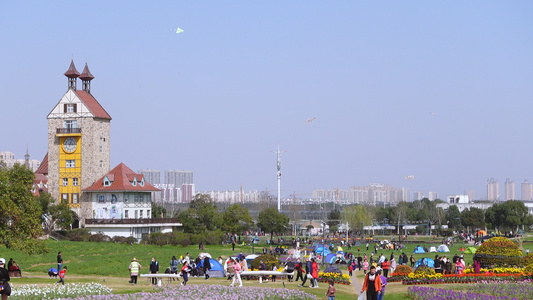 节日景区公园娱乐休闲家庭陪伴生活旅游4k素材视频