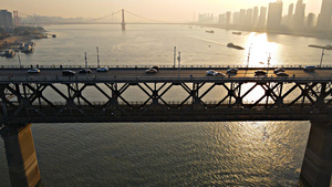 4K武汉长江大桥夕阳航拍视频30秒视频