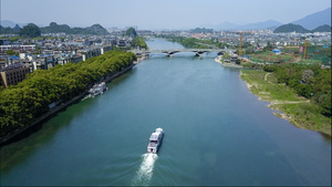 4k高清航拍桂林山水游船旅行58秒视频