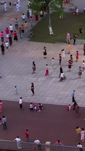 航拍城市江滩运动健身娱乐减肥舞蹈生活街景素材生活素材视频