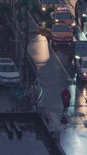城市夜景道路交通红绿灯斑马线汽车街景素材人行道51秒视频
