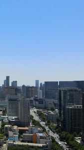 高空航拍城市天际线晴空万里蓝天白云视频