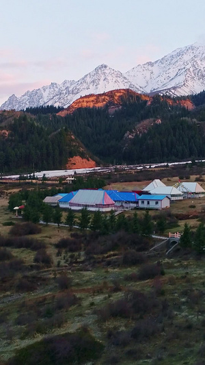 青海昆仑航拍第一神山5秒视频