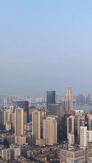 航拍风光城市蓝天白云下的武汉市中心中央商务区地标建筑写字楼素材城市建设61秒视频