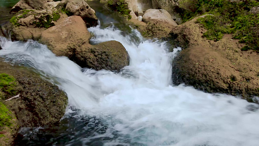 溪流瀑布视频