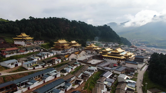 航拍著名藏传佛教寺庙郎木寺甘肃部分视频