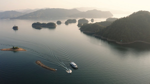 4K浙江杭州千岛湖上的游艇航拍15秒视频