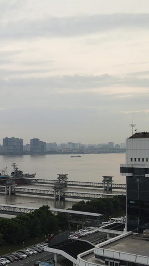 航拍长江中下游汛期防汛最大洪峰过境后被水淹没的港口码头防汛素材城市素材54秒视频