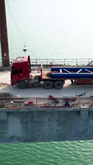 航拍高铁桥梁工人建造铁路建设者81秒视频