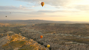 土耳其乘热气球迎接日出4K实拍29秒视频