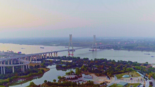 长江大桥天际线航拍视频