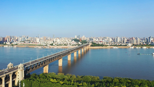 航拍风光城市旅游地标建筑立体交通桥梁道路长江江景风景素材视频