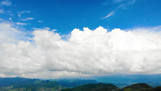 航拍大山蓝天白云视频