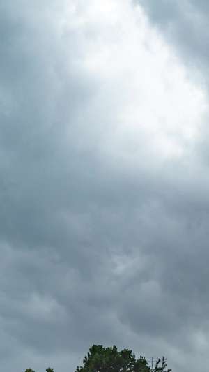 延时重庆雨后天空与建筑雷阵雨11秒视频