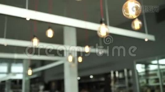 咖啡厅的灯光装饰视频