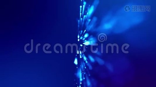 蓝色闪闪发光的粒子与光线在粘性液体中移动。 以4k三维动画为抽象背景视频