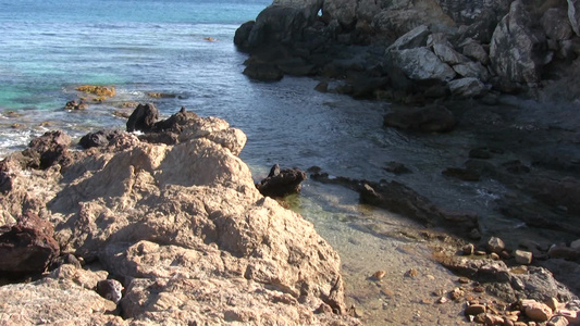 海湾岩石[岩块]视频