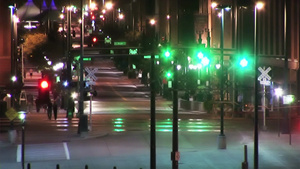 灯红酒绿城市街道延时14秒视频