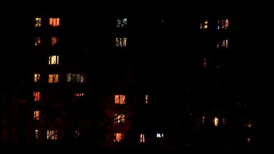 夜城的窗户视频