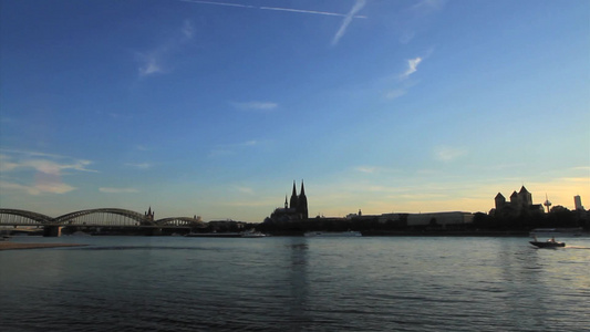 夕阳下的莱茵河岸视频