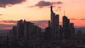 日落时分的城市天际线22秒视频
