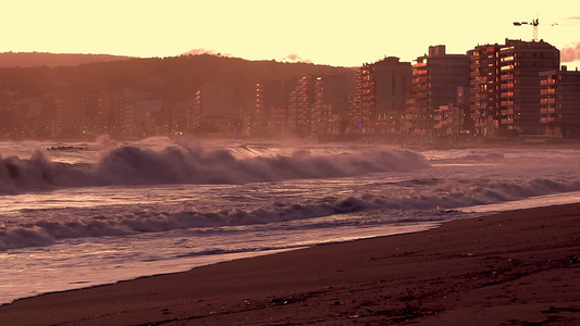 西班牙沙滩边美丽的日落视频