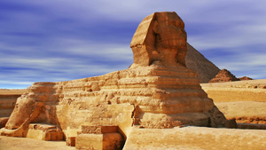 埃及吉萨天空下的巨大狮身人面像延时7秒视频