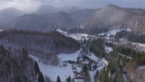 冬季山区里的小村庄22秒视频
