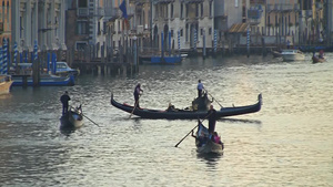 意大利威尼斯运河上的贡多拉15秒视频