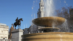 大本钟前面的广场上的喷泉9秒视频