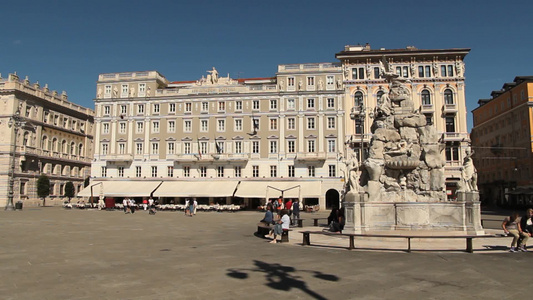 意大利广场的雕塑视频