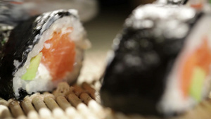 切寿司卷特写25秒视频
