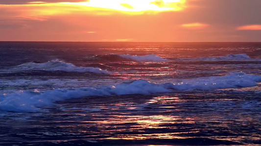 西班牙在海上美丽的日落景象[迷人]视频