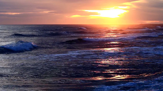 海上美丽的日落视频