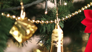 圣诞树装饰29秒视频