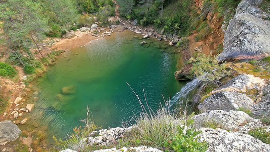 西班牙美丽的小湖视频