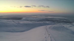 俄罗斯科拉半岛吉卜林大片的雪山和滑雪场31秒视频