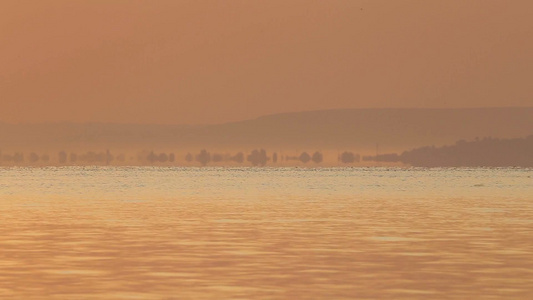 匈牙利巴拉顿湖上美丽的日出视频