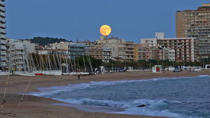 西班牙村庄满月海景风光27秒视频