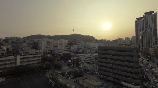在韩国拍摄晚上首尔的广角镜头视频