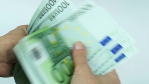 一张张点数手里欧元钞票8秒视频