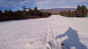 在西班牙比利牛斯山滑雪24秒视频