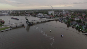 荷兰吊桥 48秒视频